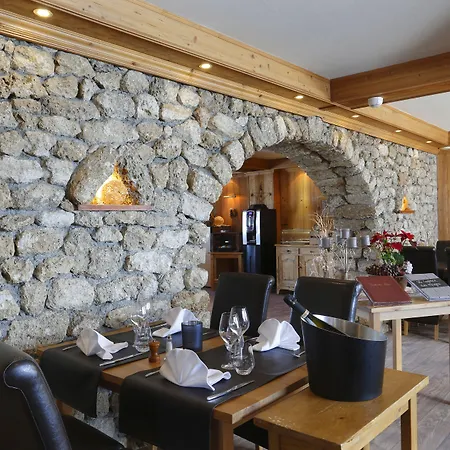 Le Caprice Des Neiges 3*